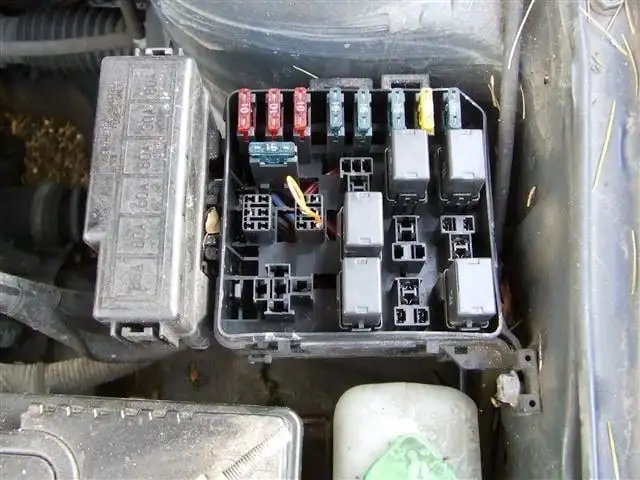 car fuse and relay box