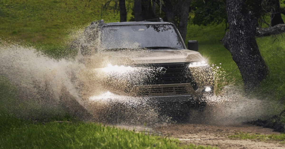 pic of Lexus GX off roading to show case the tip and technique for optimal performance of Lexus GX 